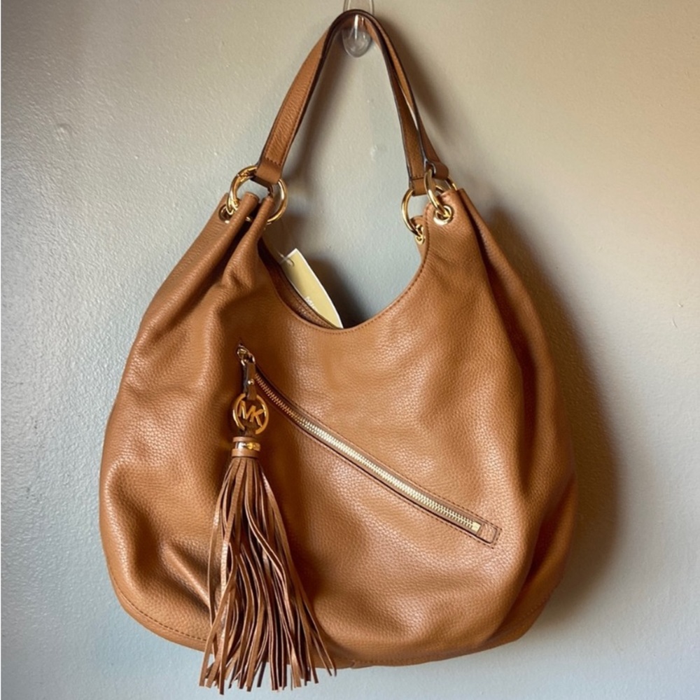 NWT Michael Kors Leather Purse. Gorgeous!!!